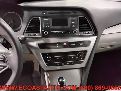 Used 2016 Hyundai Sonata SE FWD image 12