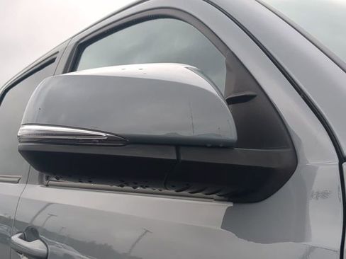 Used 2019 Toyota Tacoma TRD Sport AWD/4WD image 11