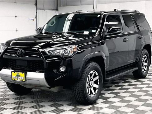 Used 2024 Toyota 4Runner TRD Off-Road Premium w/ Moonroof Package AWD/4WD image 11