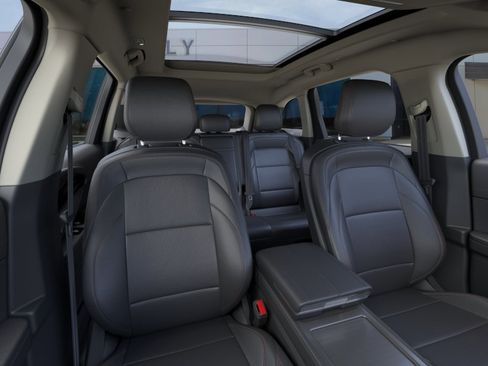 New 2026 Lincoln Nautilus Premier w/ Equipment Group 102A AWD/4WD image 10