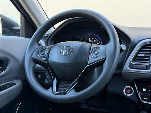 Used 2016 Honda HR-V EX image 17
