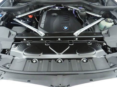 Used 2026 BMW X5 xDrive40i w/ M Sport Package image 31