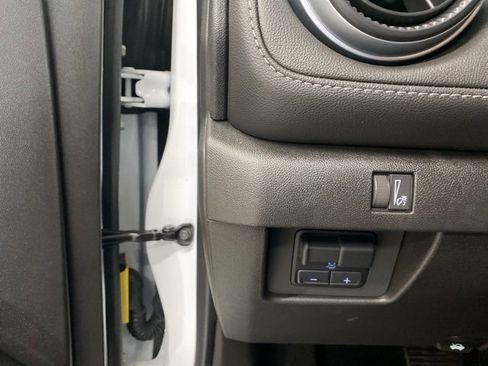 New 2025 Chevrolet Colorado LT w/ LT Convenience Package image 11