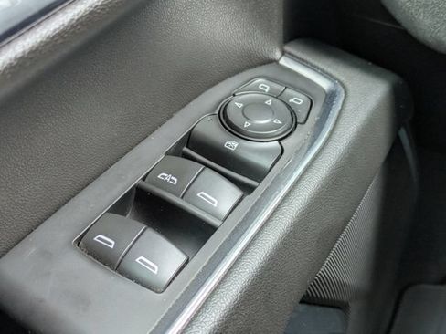 Used 2022 Chevrolet Silverado 1500 LT w/ Z71 Off-Road Package AWD/4WD image 23