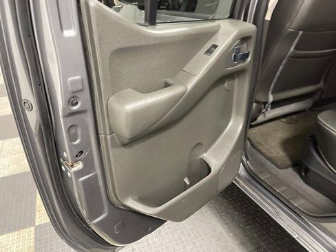 Used 2021 Nissan Frontier PRO-4X w/ Pro-4x Utility Package AWD/4WD image 11