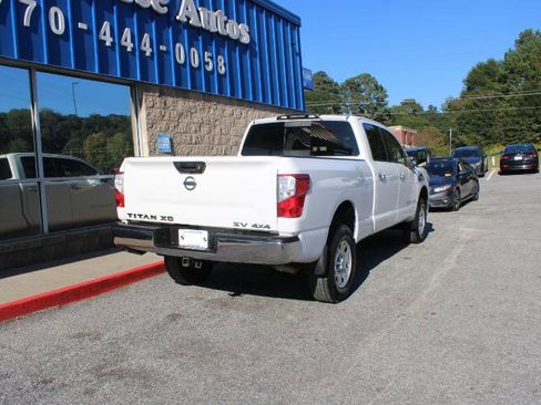 Used 2019 Nissan Titan SV image 4