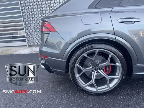 New 2025 Audi RS Q8 performance image 5