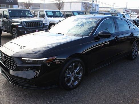 Used 2024 Honda Accord EX image 2