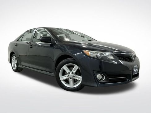 Used 2014 Toyota Camry SE image 4