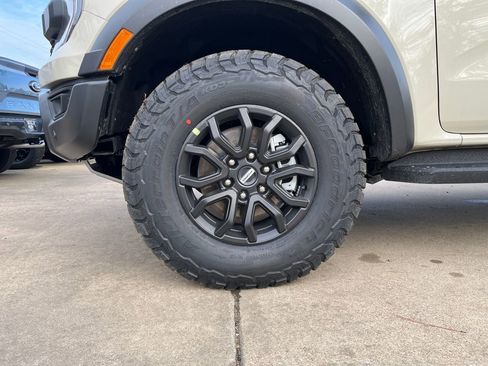 New 2025 Ford Ranger Raptor image 24