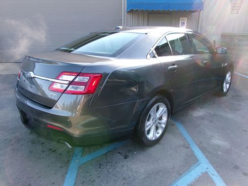 Used 2016 Ford Taurus SEL image 5