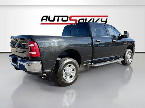 Used 2024 RAM 3500 Tradesman w/ Chrome Appearance Group AWD/4WD image 7