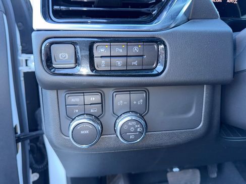 Certified 2025 GMC Yukon XL Denali image 36