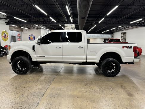 Used 2019 Ford F250 Limited w/ FX4 Off-Road Package AWD/4WD image 4
