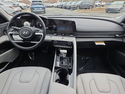 New 2026 Hyundai Elantra Limited FWD image 18