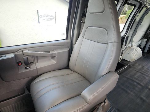 Used 2016 Chevrolet Express 2500 image 23