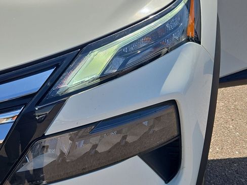 Certified 2025 Nissan Rogue S FWD image 18