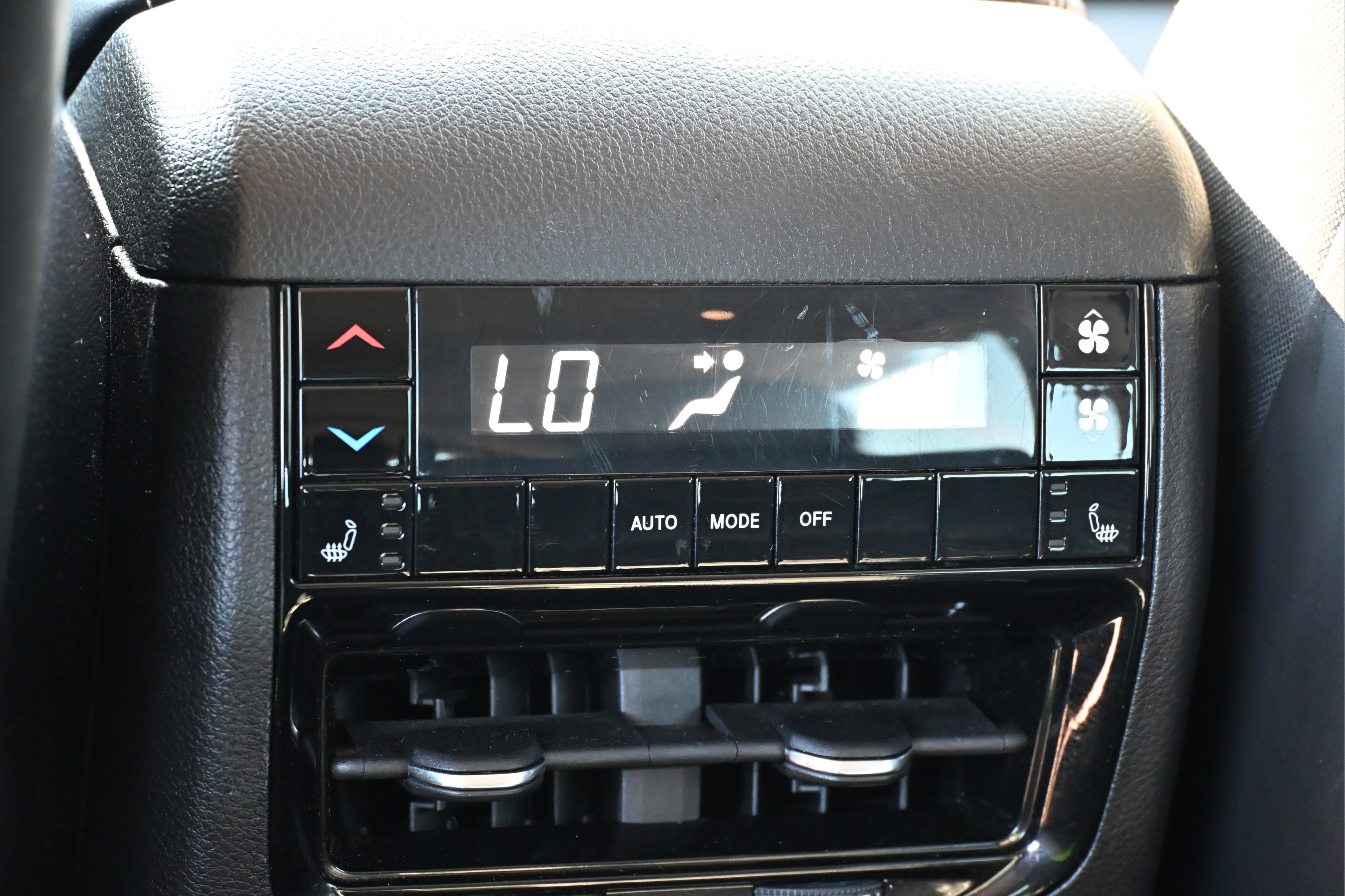 Used 2021 Jeep Grand Cherokee L Limited RWD image 12
