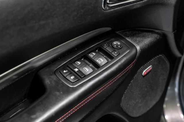 Used 2015 Dodge Durango R/T w/ Technology Group RWD image 40