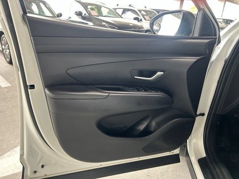 Used 2025 Hyundai Tucson SE FWD image 24