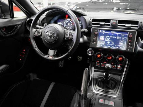 Used 2024 Toyota GR86 Premium image 11