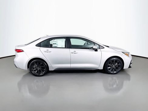 Certified 2026 Toyota Corolla SE FWD image 4