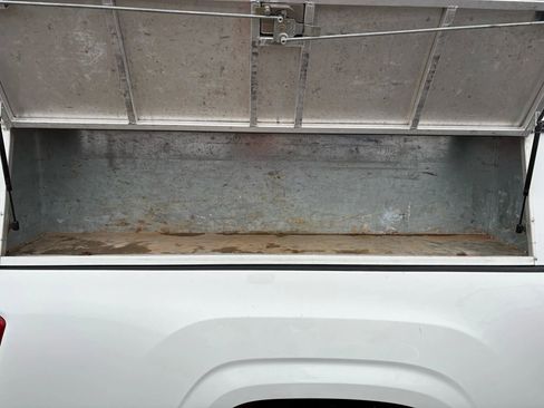 Used 2016 Toyota Tacoma SR w/ Exterior Package image 17