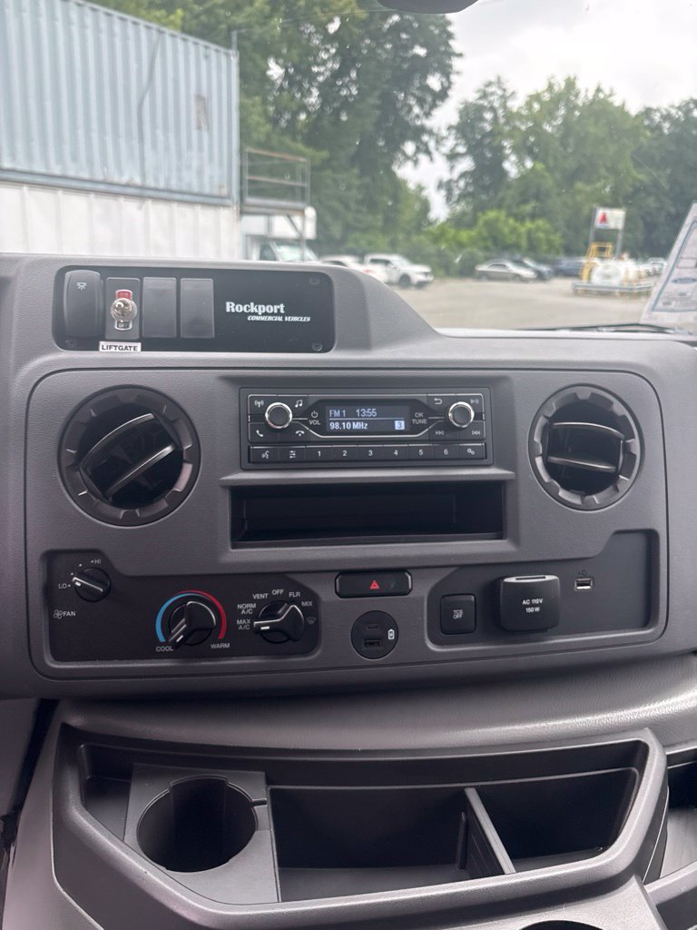 New 2027 Ford E-450 and Econoline 450 Super Duty w/ Interior Upgrade Package RWD image 17