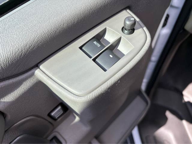 Used 2025 Chevrolet Express 2500 w/ Driver Convenience Package RWD image 17