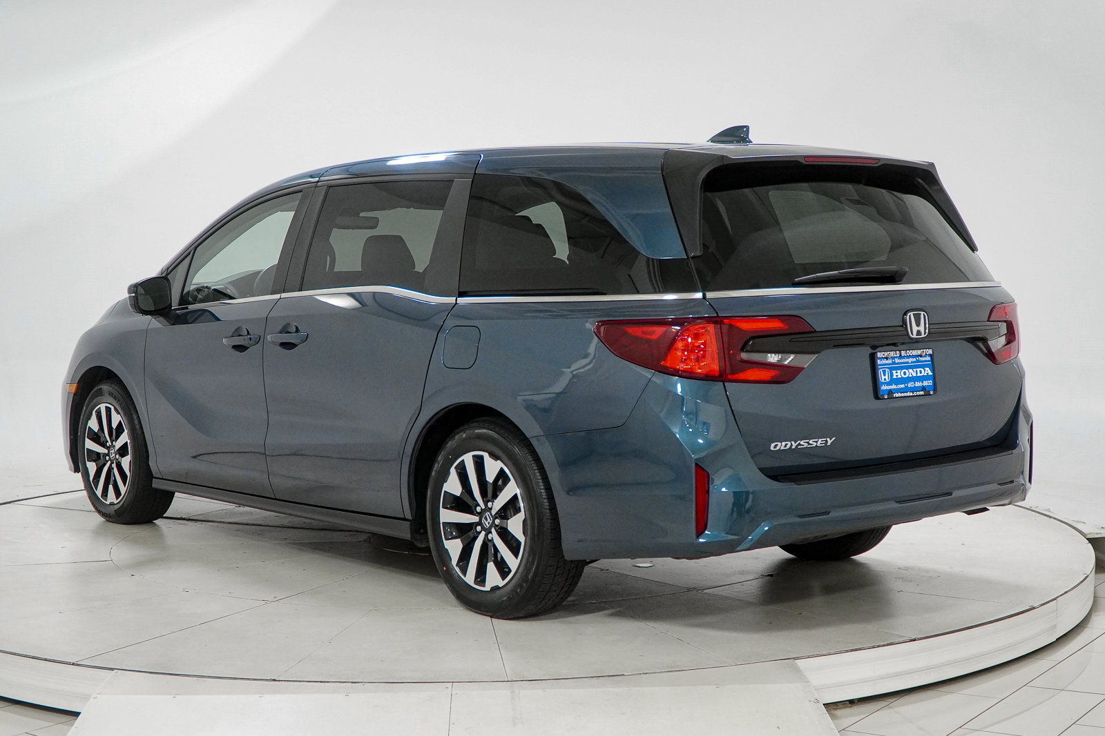 Used 2025 Honda Odyssey EX-L image 6