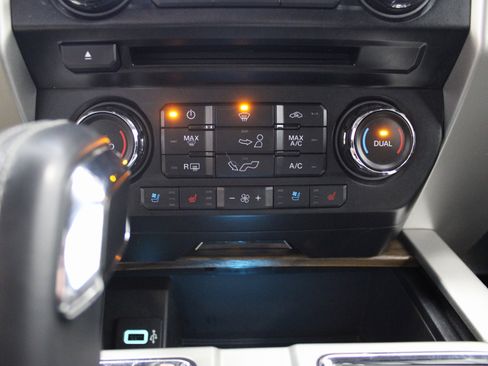 Used 2018 Ford F150 Lariat image 41