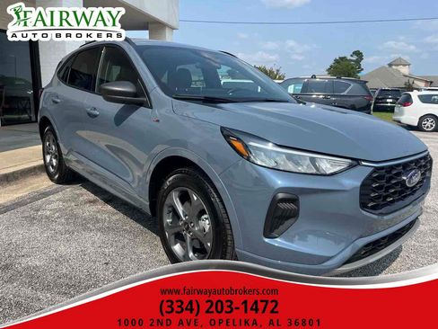 Used 2024 Ford Escape ST-Line w/ Tech Pack #1 image 4