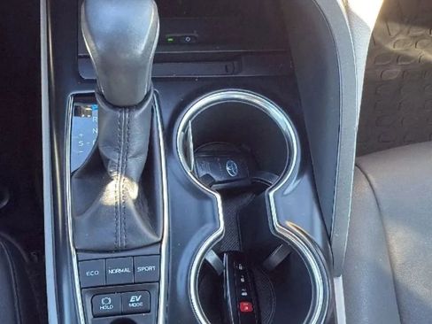 Used 2019 Toyota Camry XLE image 20