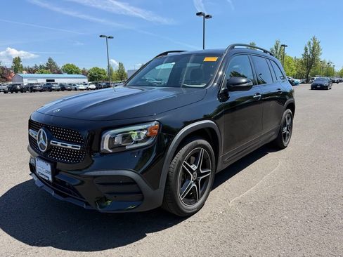 Used 2023 Mercedes-Benz GLB 250 4MATIC image 3