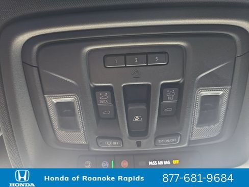 Used 2019 Chevrolet Silverado 1500 High Country w/ Technology Package AWD/4WD image 26