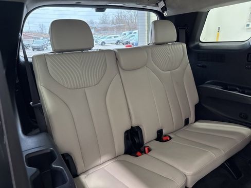 Used 2024 Hyundai Palisade Calligraphy image 13