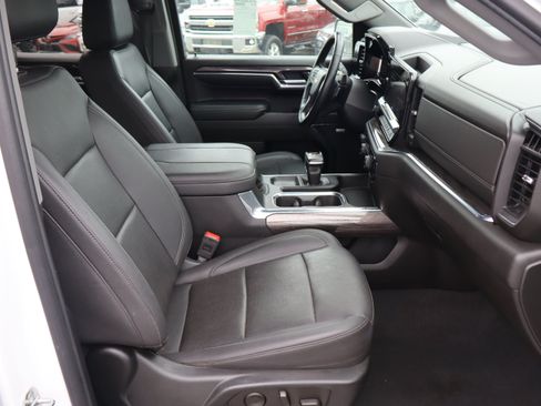 Used 2023 Chevrolet Silverado 1500 LTZ AWD/4WD image 37