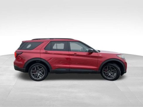 Used 2025 Ford Explorer ST-Line w/ Premium Package image 7