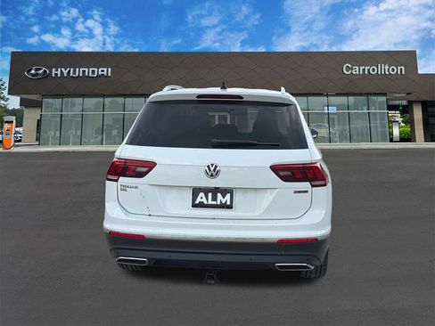 Used 2020 Volkswagen Tiguan SEL AWD/4WD image 6