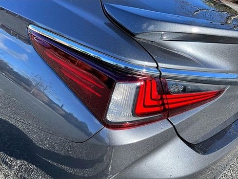 Used 2024 Lexus ES 300h w/ Premium Package image 26