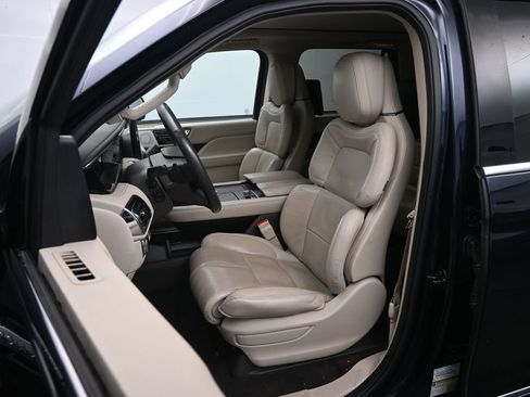 Used 2021 Lincoln Navigator L Reserve w/ Luxury Package AWD/4WD image 14
