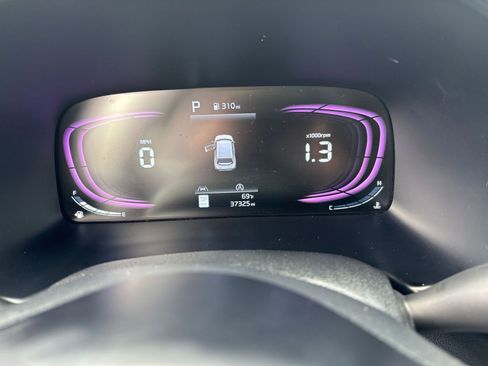 Used 2025 Kia Soul LX w/ LX Technology Package FWD image 38