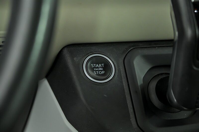 Used 2020 Land Rover Defender 110 HSE AWD/4WD image 25