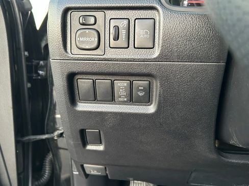 Used 2024 Toyota 4Runner TRD Off-Road Premium image 17