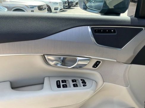 Certified 2025 Volvo XC90 B5 Core AWD/4WD image 18