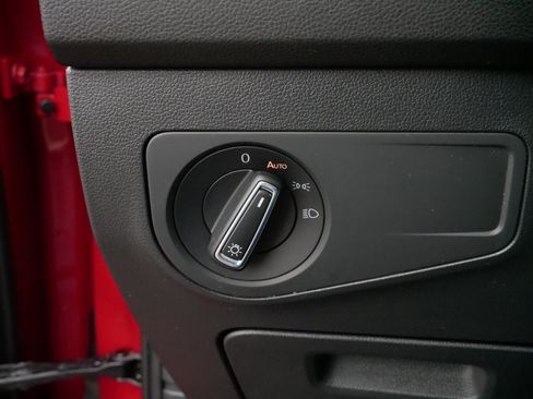 Certified 2022 Volkswagen Tiguan SE w/ Panoramic Sunroof Package image 26