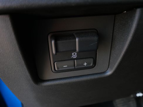 Used 2023 Chevrolet Colorado Z71 w/ Z71 Convenience Package 2 AWD/4WD image 22