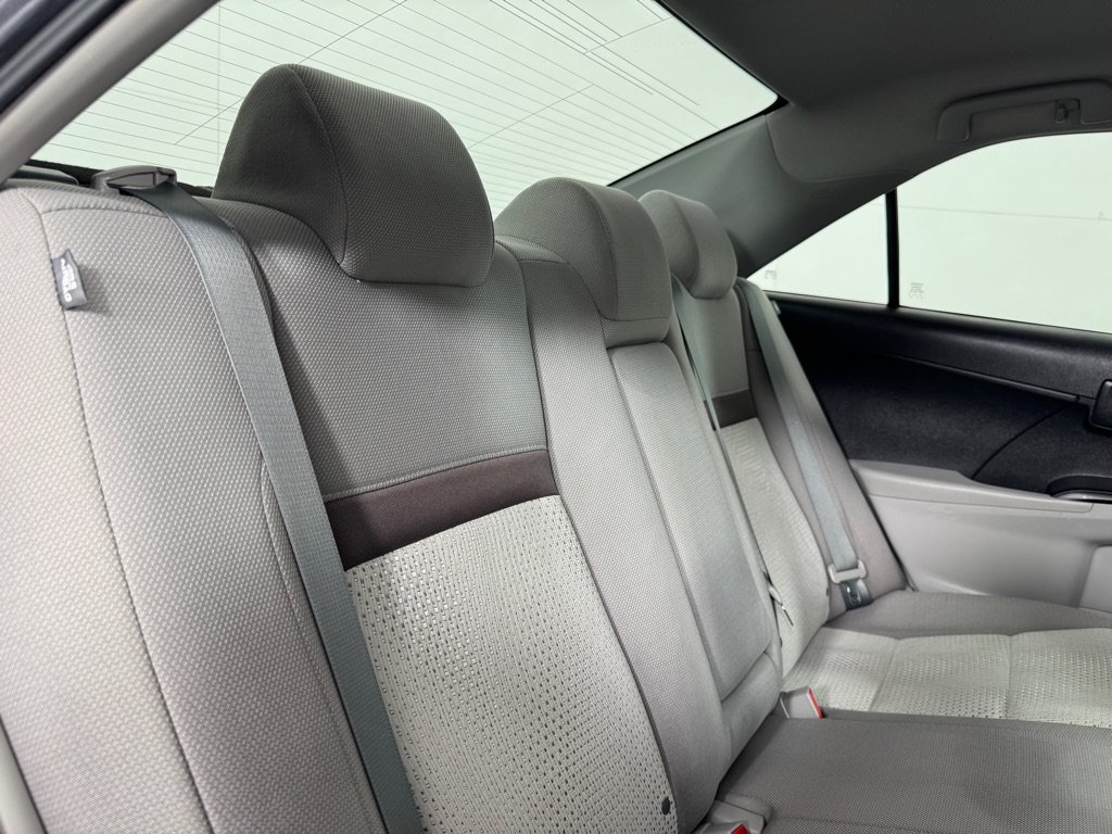 Used 2014 Toyota Camry LE FWD image 20