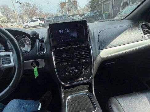 Used 2018 Dodge Grand Caravan GT FWD image 26