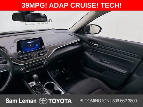 Used 2024 Nissan Altima 2.5 SV image 21